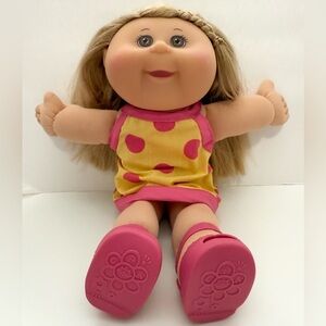 2011 Cabbage Patch Kid Girl Doll - Brown Eyes Blonde